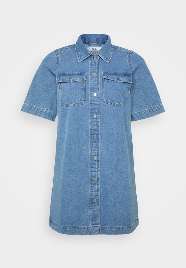 Vero Moda Curve Denim VMCFENJA Short - Denim dress - medium blue denim