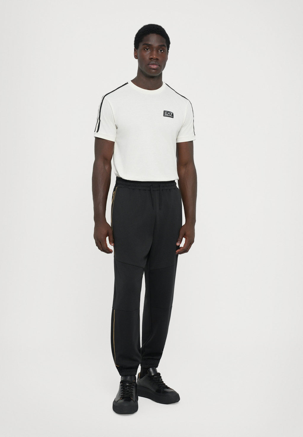 TRAIN SOCCER PANTS  Media 2