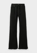 Schwarze Jeans-Hosen mit weitem Bein, hoher Taille, Kordelzug, fransigem Saum und fünf Taschen. Hergestellt aus robustem, strukturiertem Stoff.