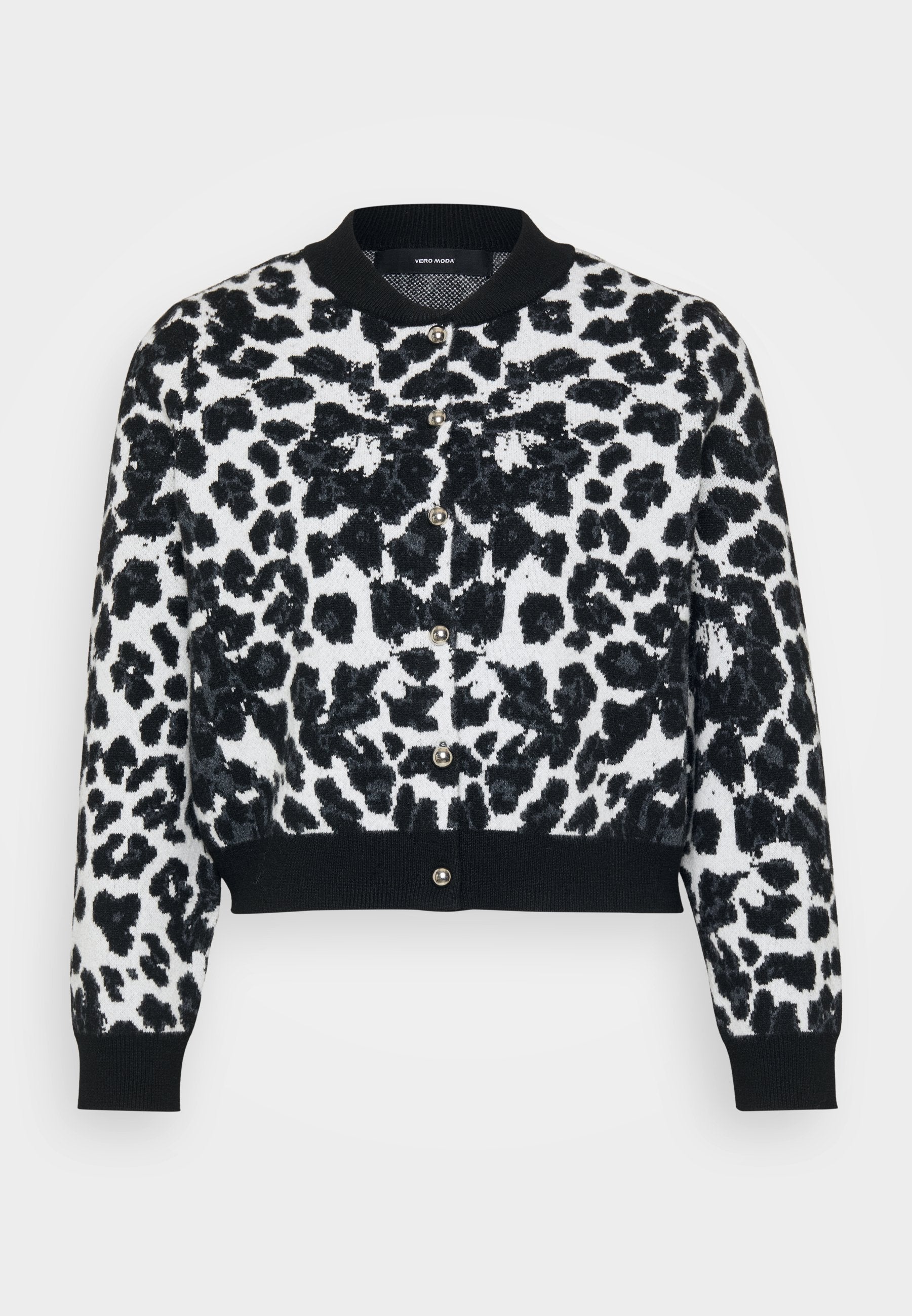 Schwarze und weiße, verkürzte Strickjacke mit Leopardenmuster, runder Ausschnitt, Knopfverschluss mit metallischen Akzenten und gerippten Bündchen.