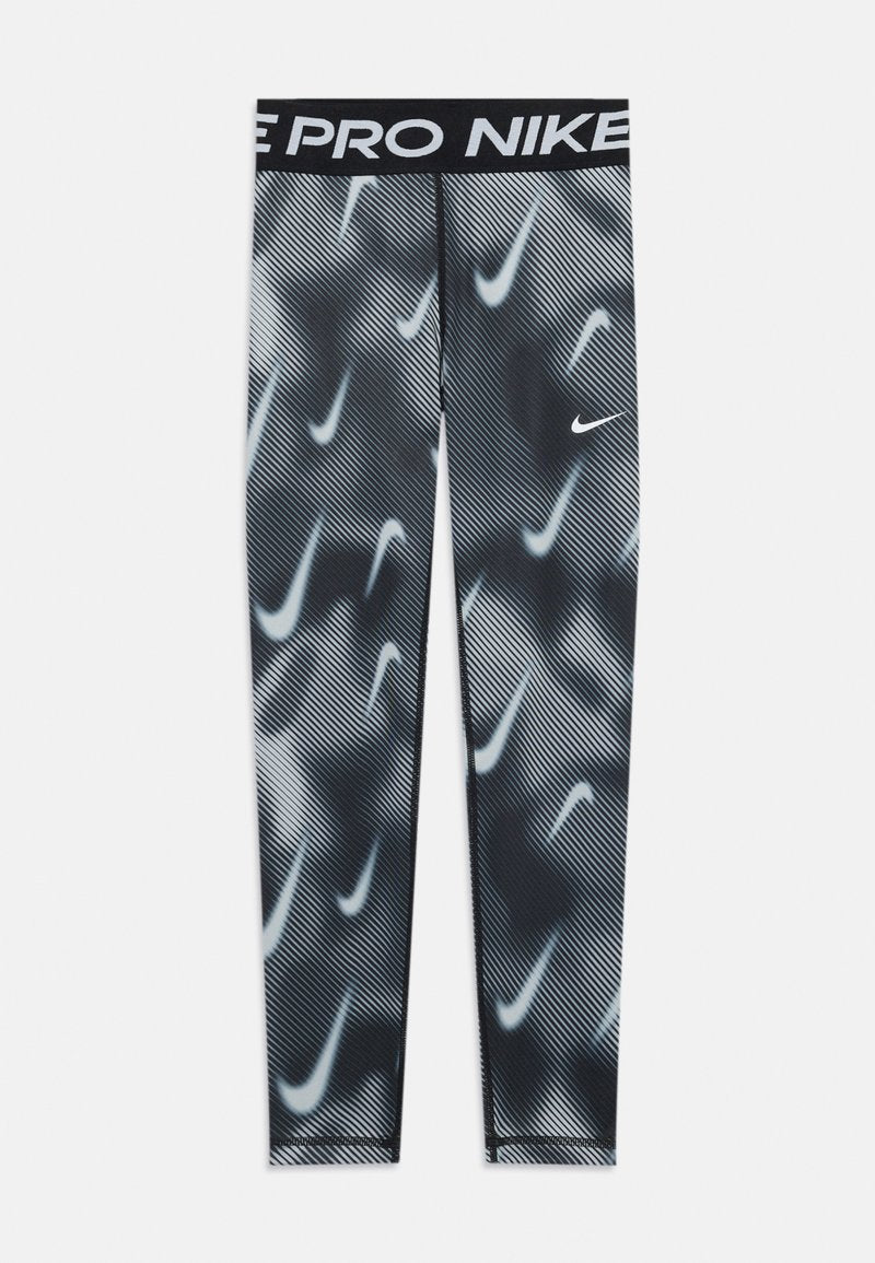 Schwarze und graue Nike Pro Leggings mit durchgehendem, verschwommenen weißen Swoosh-Logo und einem schwarzen Bund mit "NIKE PRO"-Aufschrift.