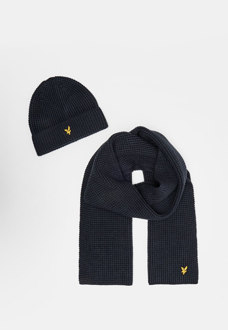 Lyle & Scott WAFFLE SCARF AND BEANIE SET
