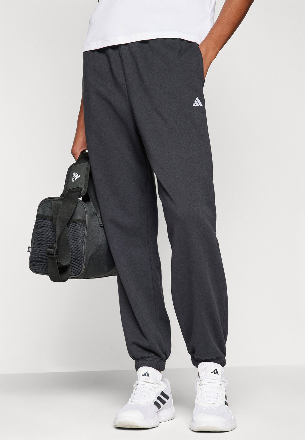 adidas Sportswear ESSENTIALS SMALL LOGO CUFFED PANTS