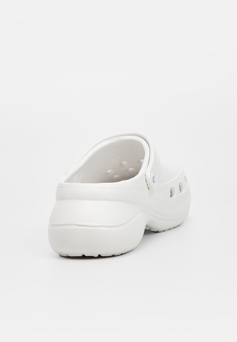 Koi Footwear