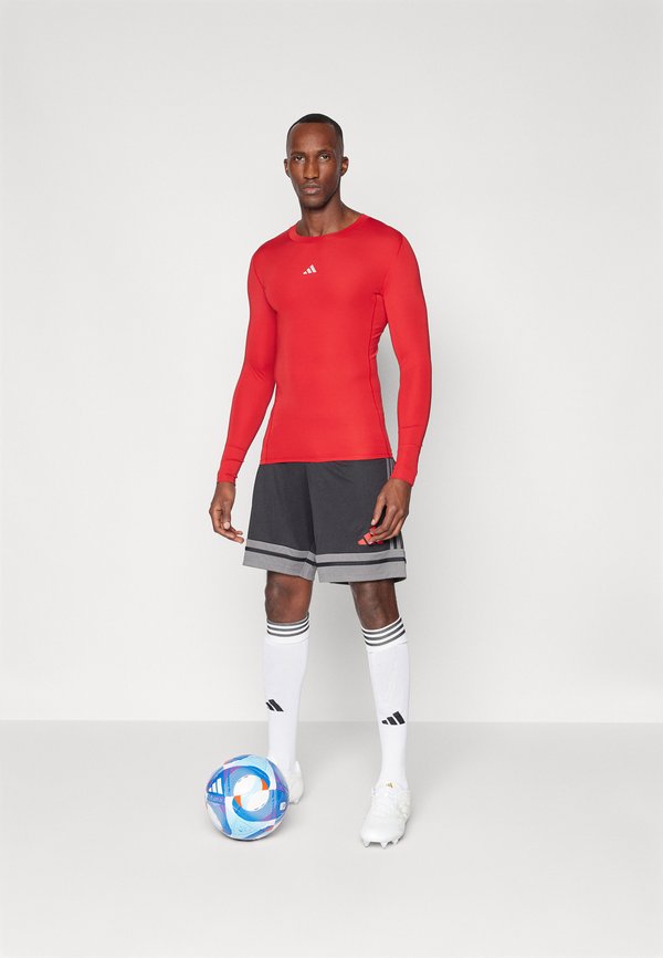 adidas Performance TECHFIT LONGSLEEVE T-SHIRT MEN