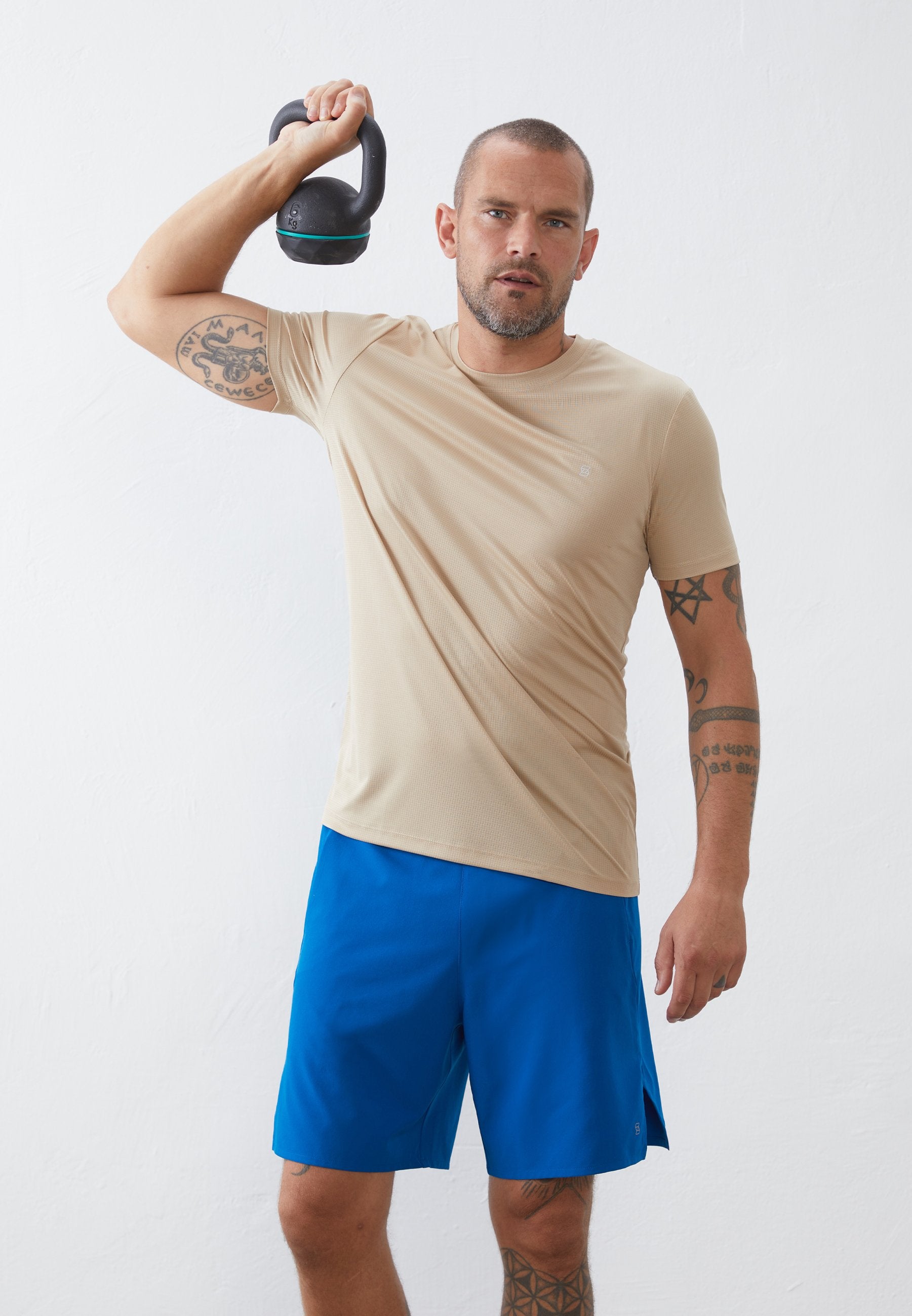 Pier One Sport ESSENTIAL RUNNING T-SHIRT WITH REFLECTIVE STRIP
