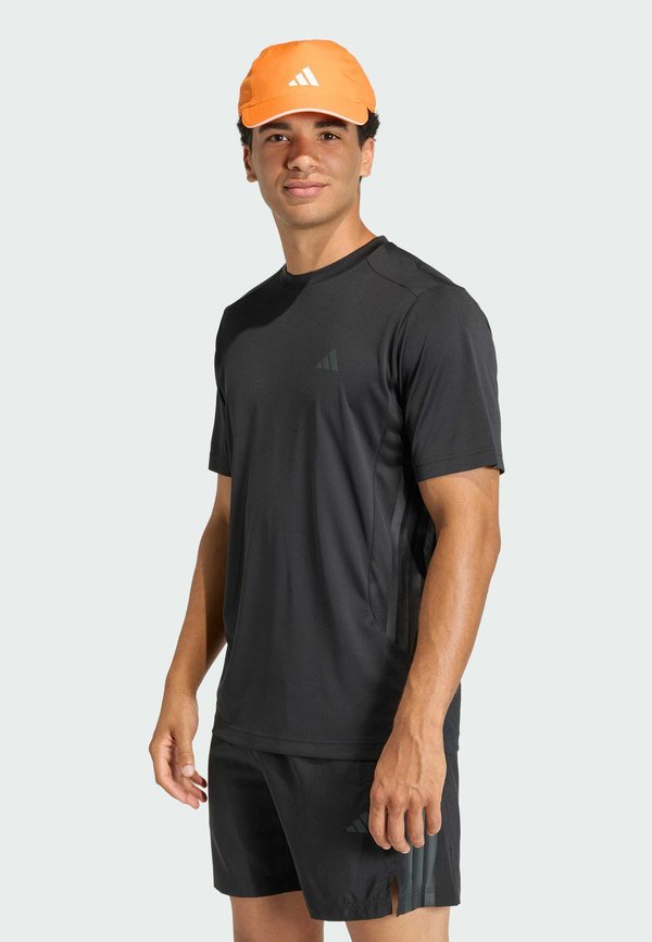adidas Performance TECH ESSENTIALS WORKOUT 3 STRIPES - Sports T-shirt - black