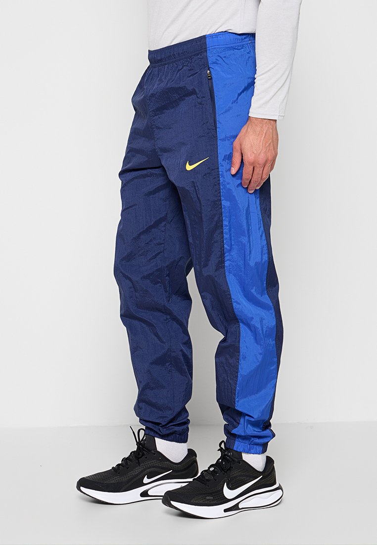 Nike Performance STANDARD FIT