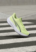 Puma POUNCE LITE - Road running shoes - apple spritz/deep plum/white