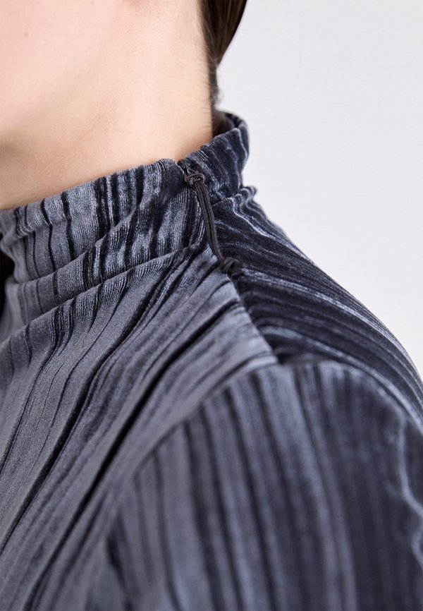 Anna Field ADAPTIVE FOLDED WATERFALL NECK