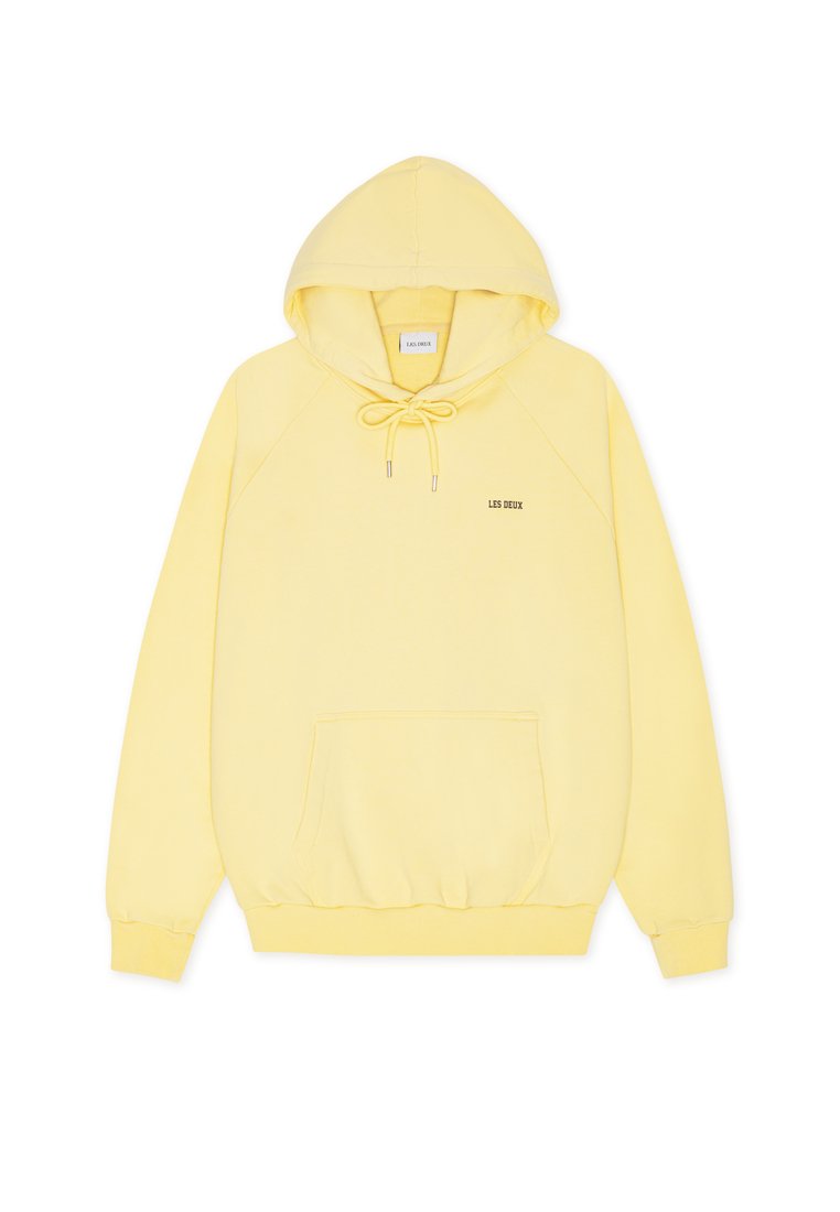 Hellgelber Pullover mit Kapuze, vordere Kängurutasche, verstellbare Kapuze mit Kordelzug, gerippte Bündchen und "Les Deux" Logo auf der linken Brust.