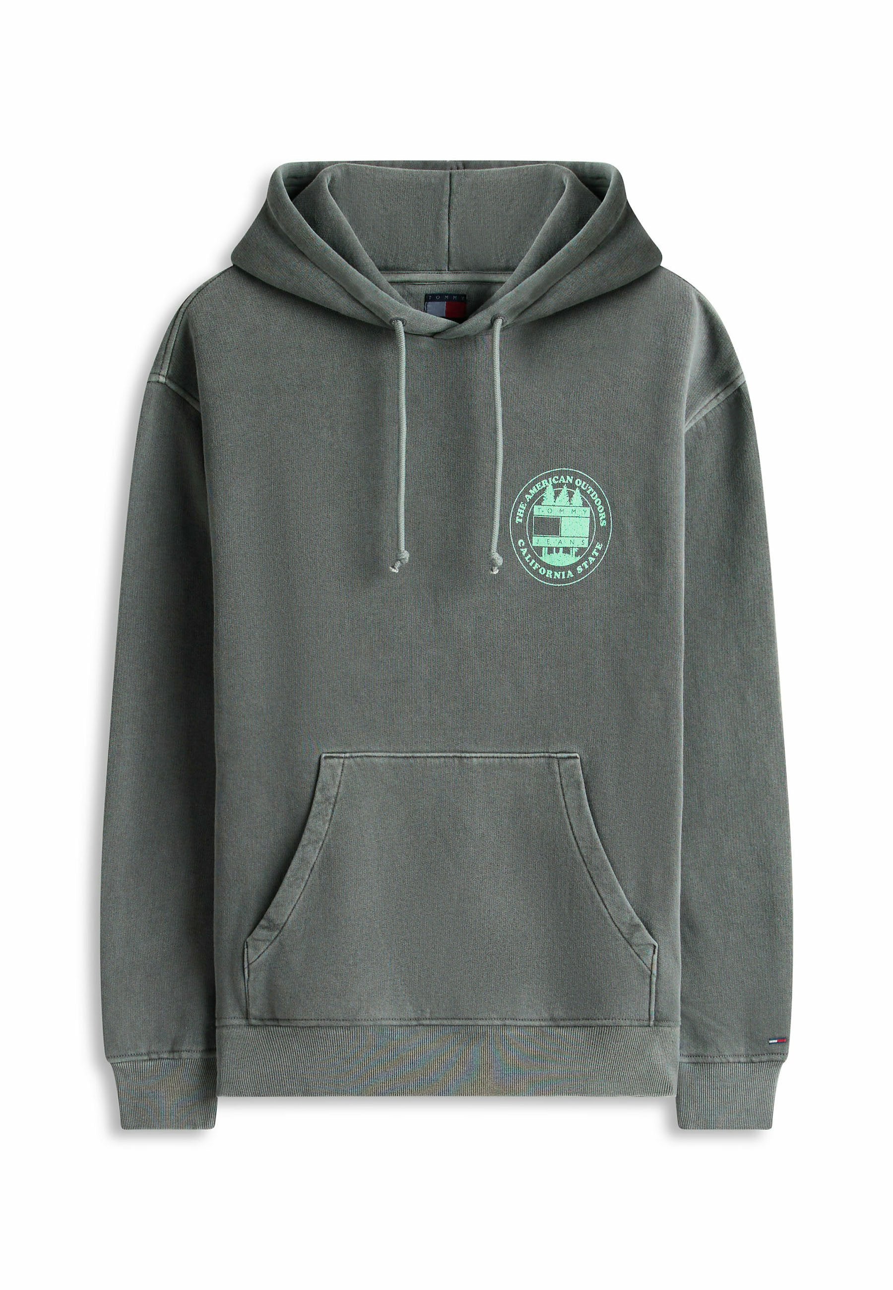 Grauer Kapuzenpullover mit Fronttasche und grünem, rundem Logo mit der Aufschrift "The American Outdoors California State" auf der Brust.