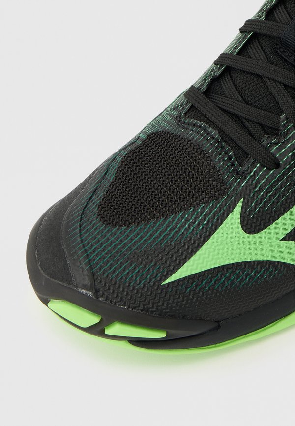 Mizuno WAVE LIGHTNING PRO