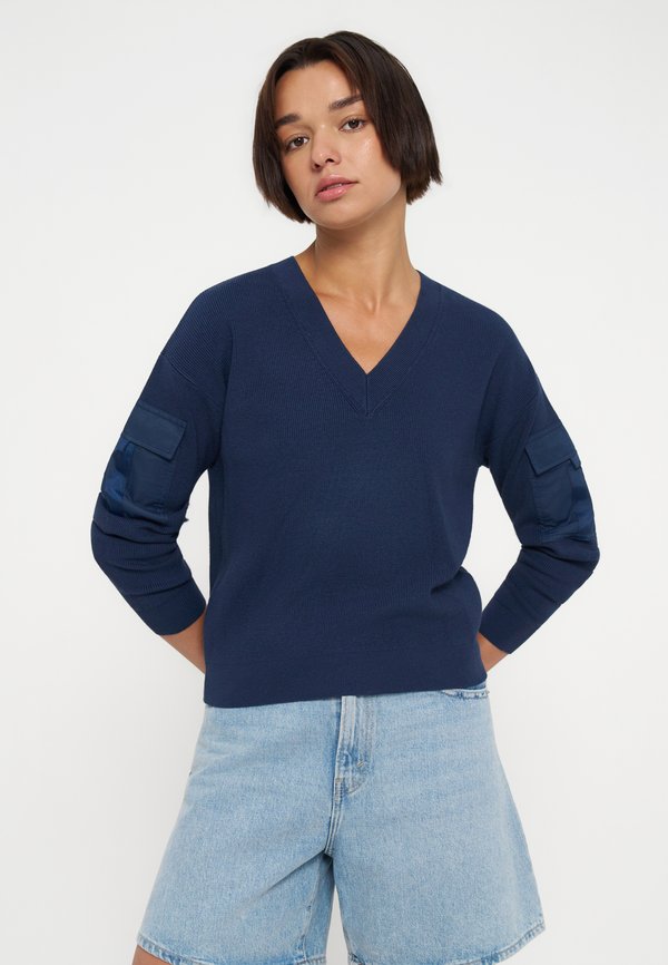 DKNY