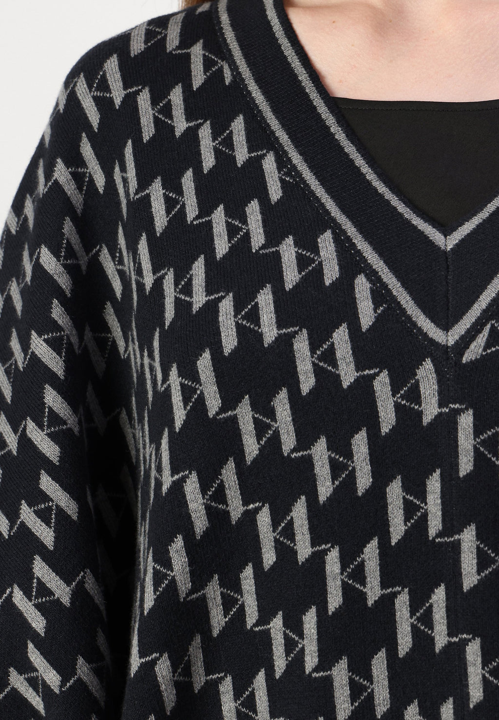 MONOGRAM  Media 6