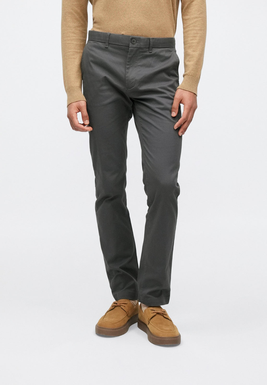 1985 BLEECKER SLIM FIT CHINOS Media 3