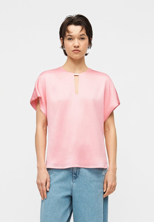 Calvin Klein PLISSE HARDWARE