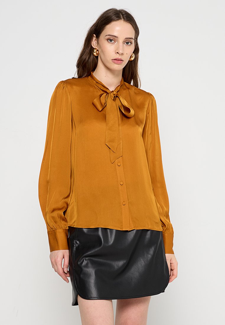 TWINSET