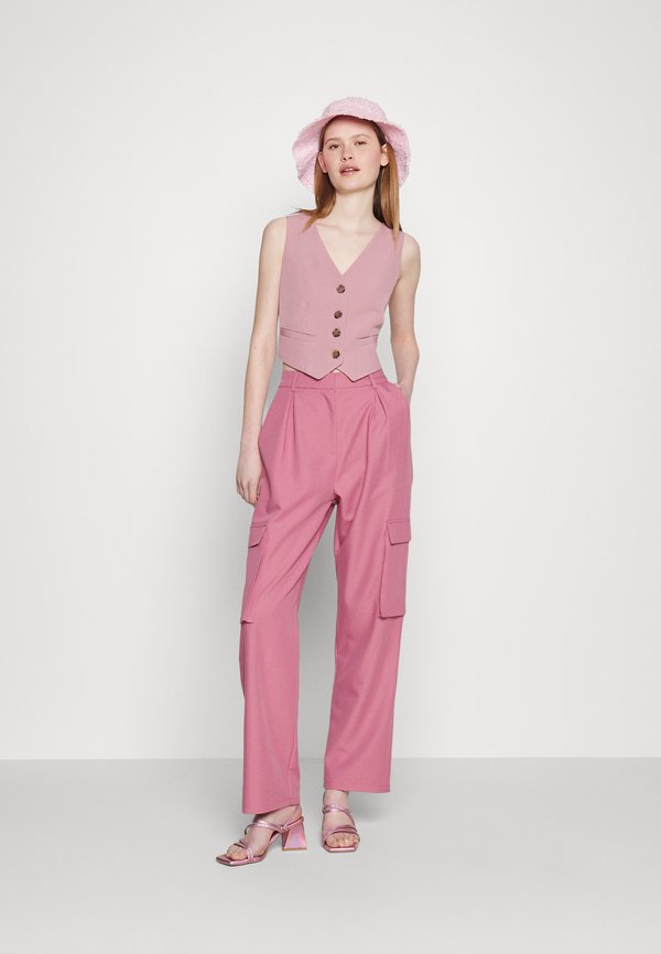 IN THE STYLE PERRIE SIAN TROUSERS WITH POCKET DETAILS