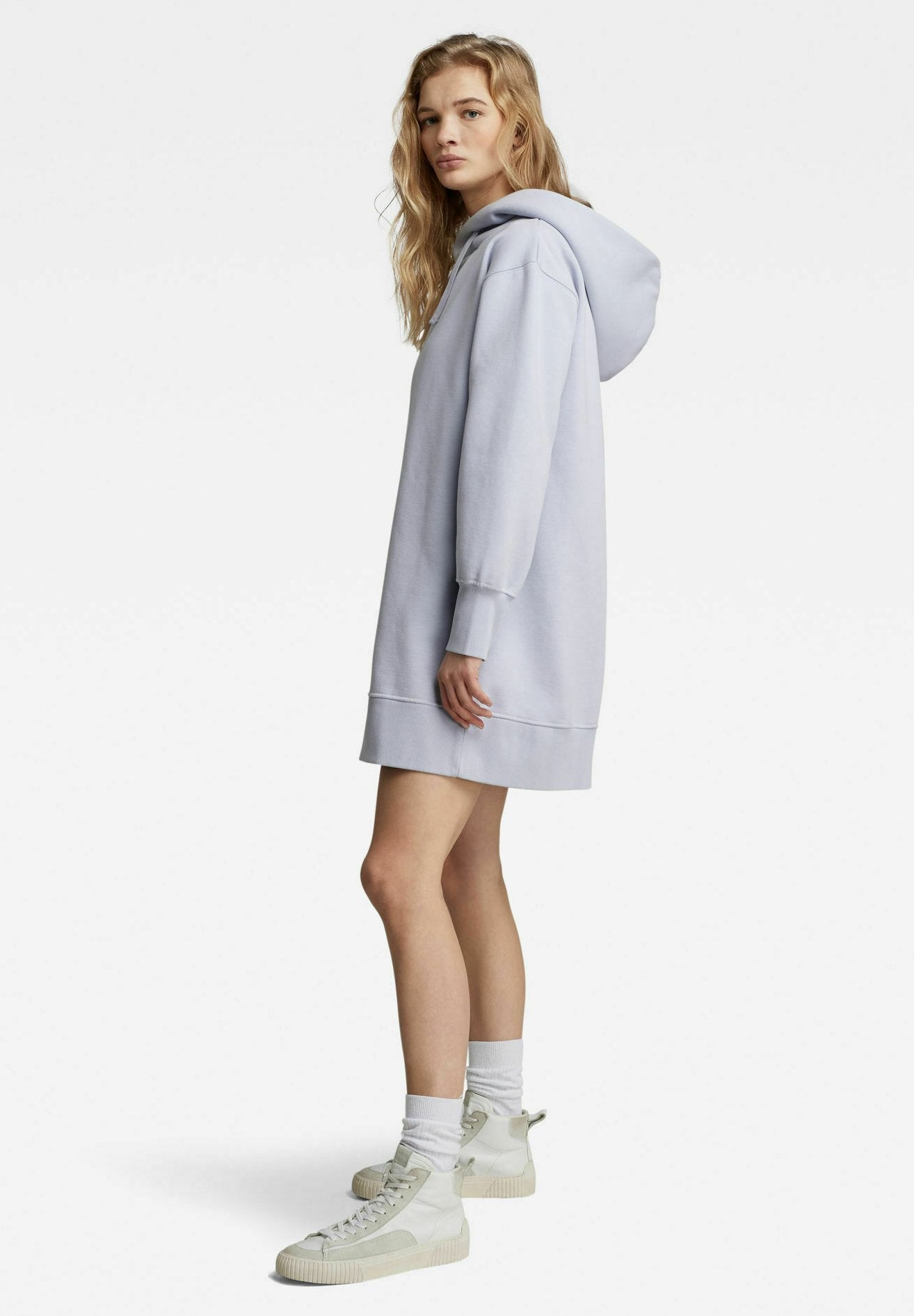 LOOSE HOODED Media 6