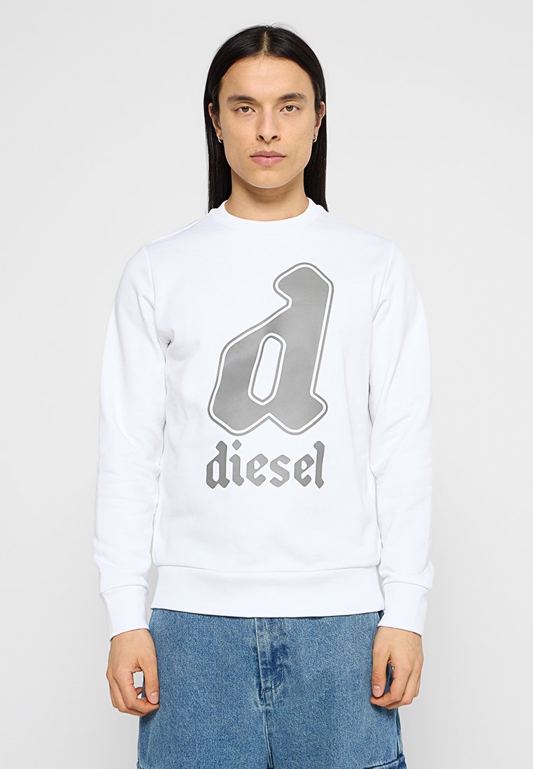 Weißer Sweatshirt aus Baumwollmischung mit großem grauen "d" Logo und dem Wort "diesel" darunter in fetter Schrift. Rippstrickbündchen und Saum.
