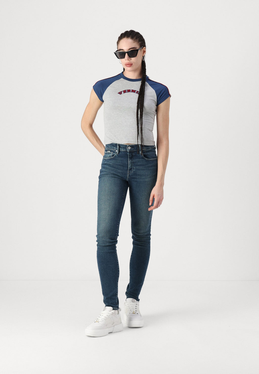 3301 SKINNY WMN Media 2