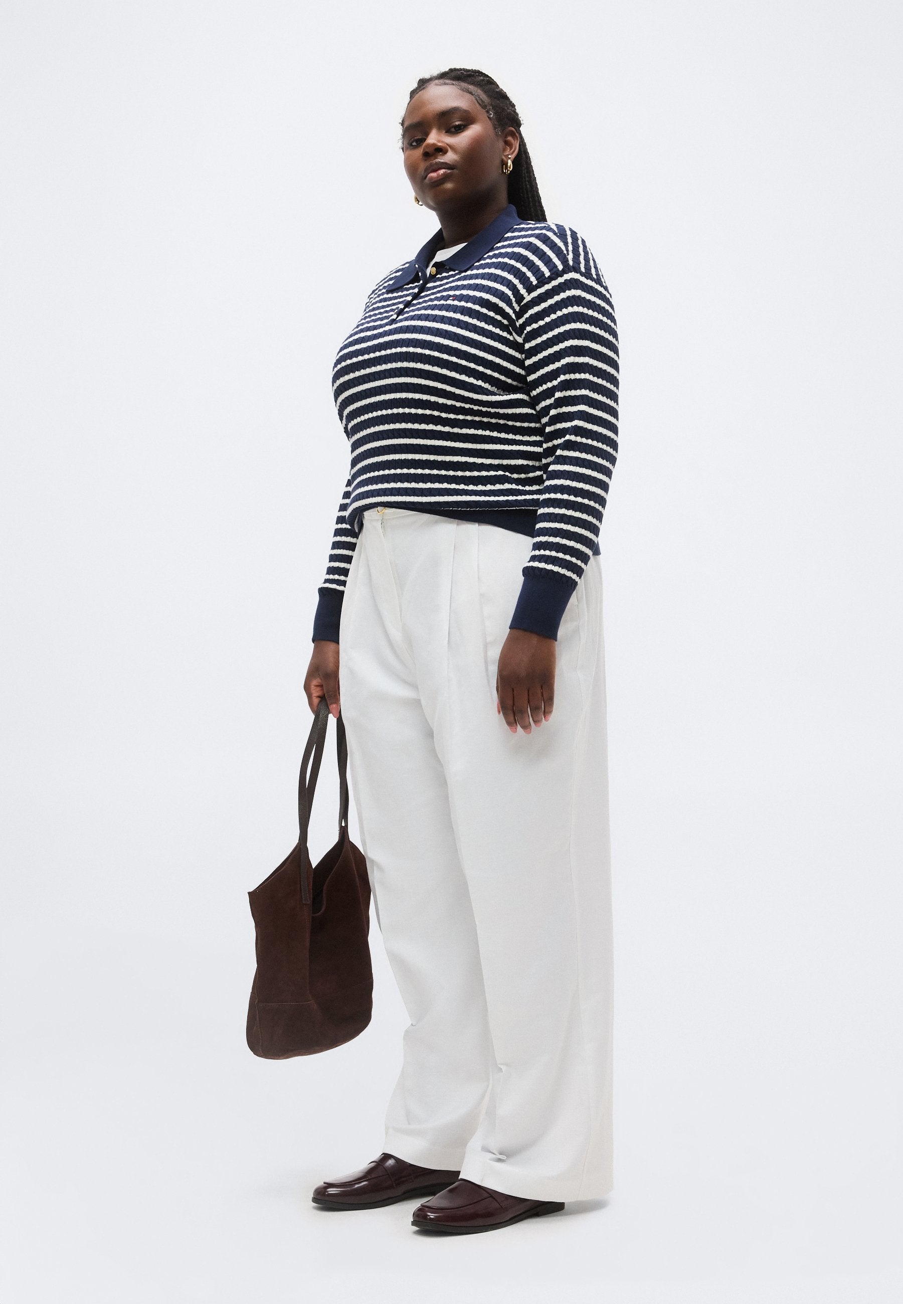 CURVE CABLE KNIT RELAXED POLO JUMPER Media 2