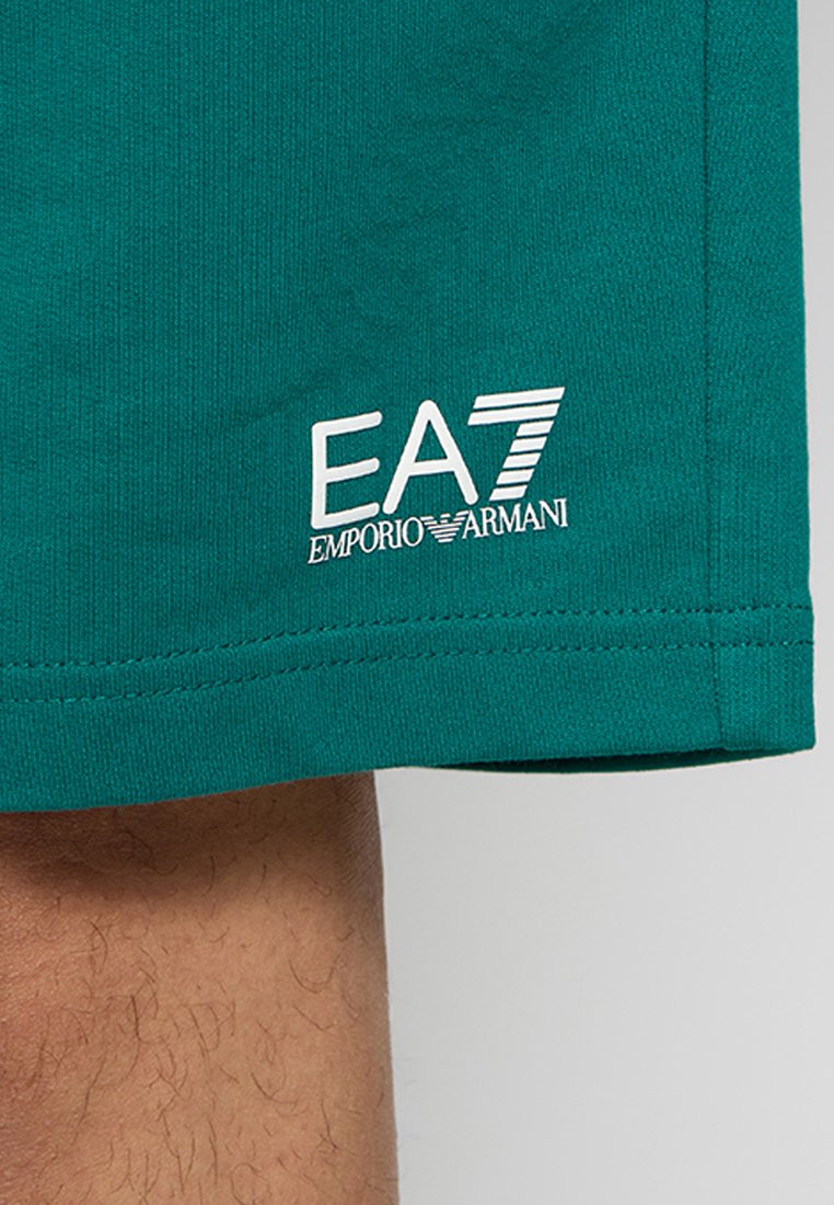 EA7 Emporio Armani Shorts Media 6
