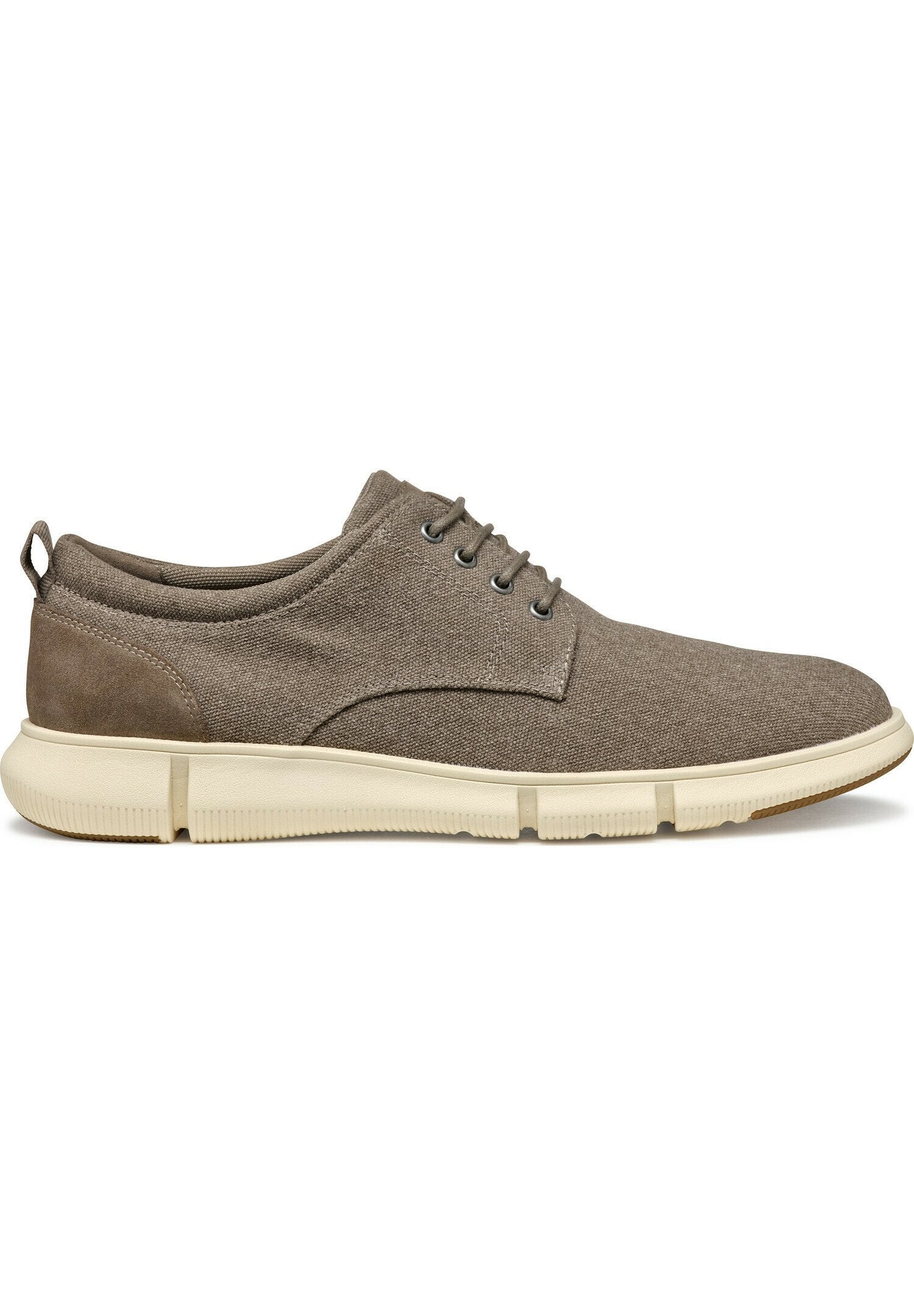 Herren braune Stoffschuhe mit einem Wildlederfersen, fünf Ösen-Schnürung und einer beigen Gummisohle mit strukturierten Details.