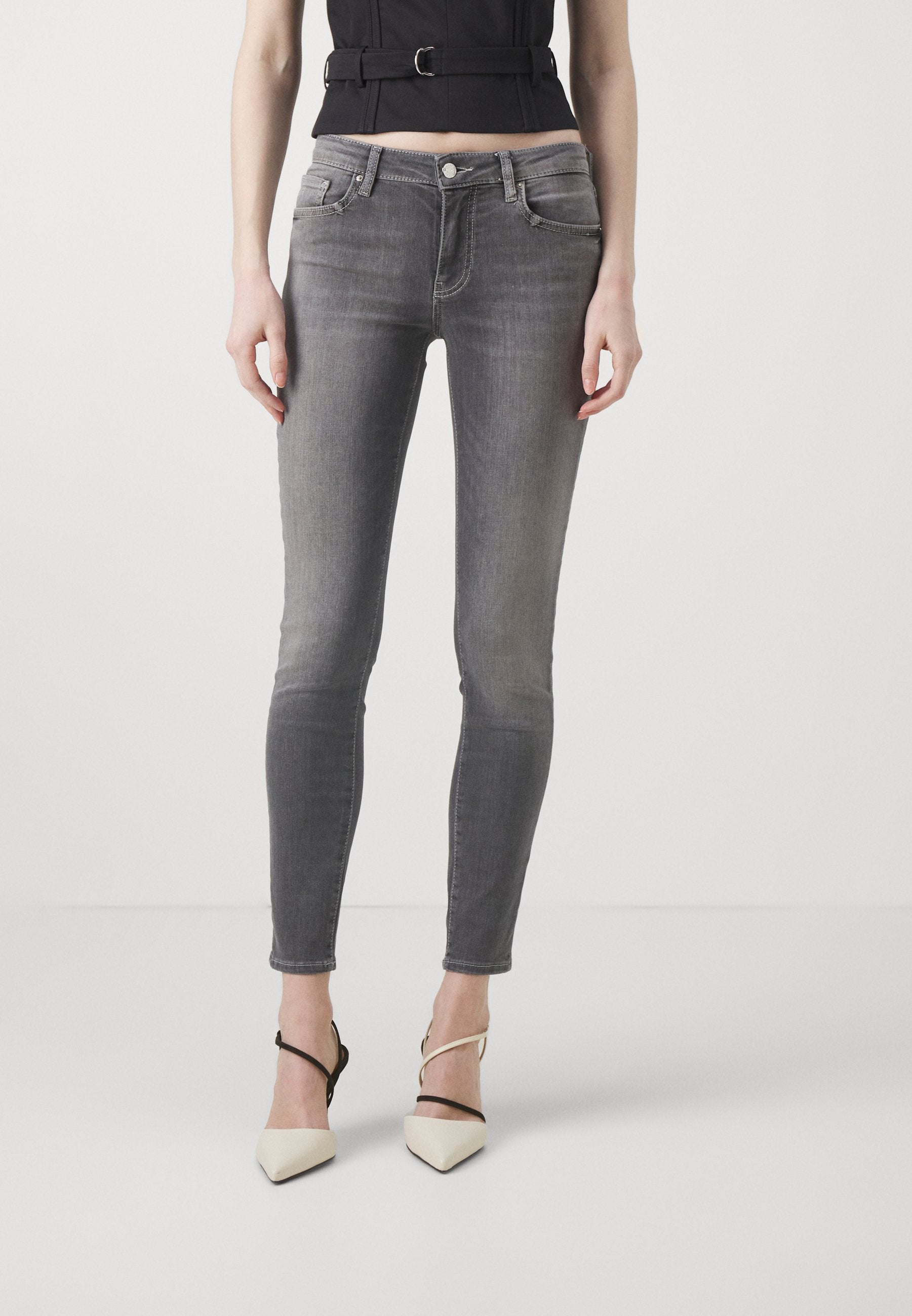 Armani Exchange Jeans Skinny Fit Media 3
