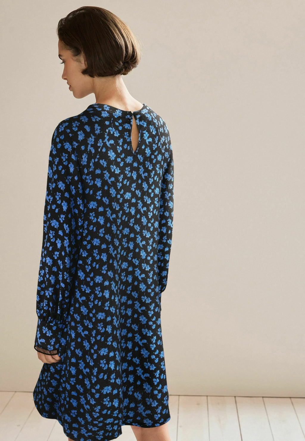 Next LONG SLEEVE LADDER DETAIL