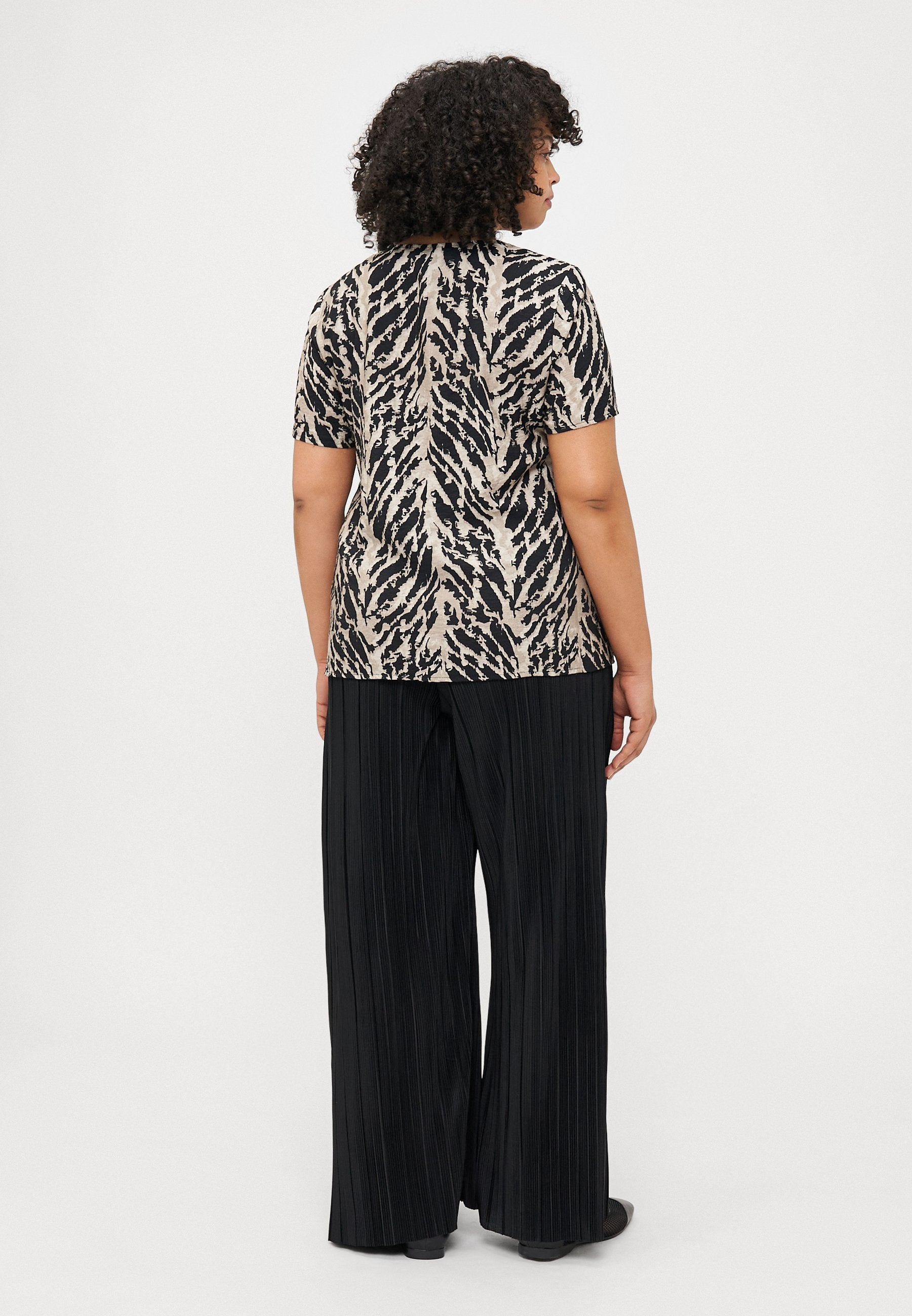 Vero Moda Curve VMCLUCY V NECK