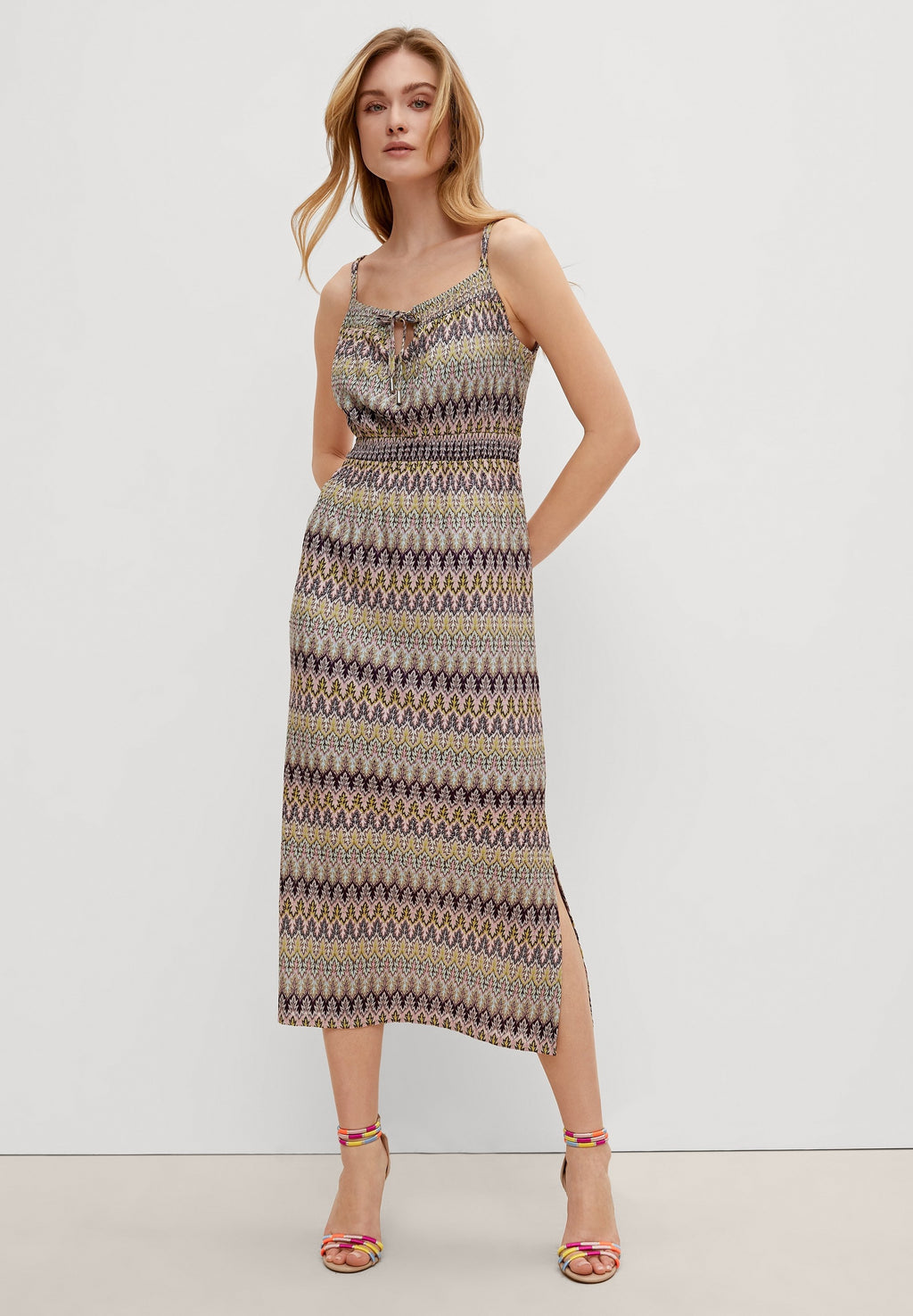 comma Strickkleid Media 4