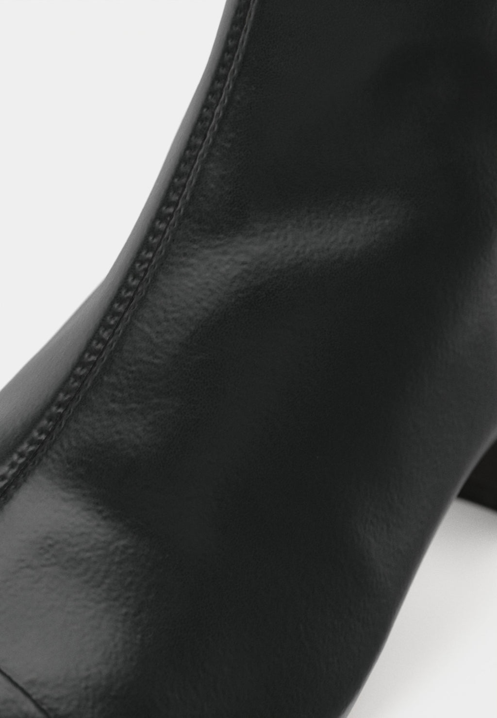 ALDO TIFFY PILLOW WALK