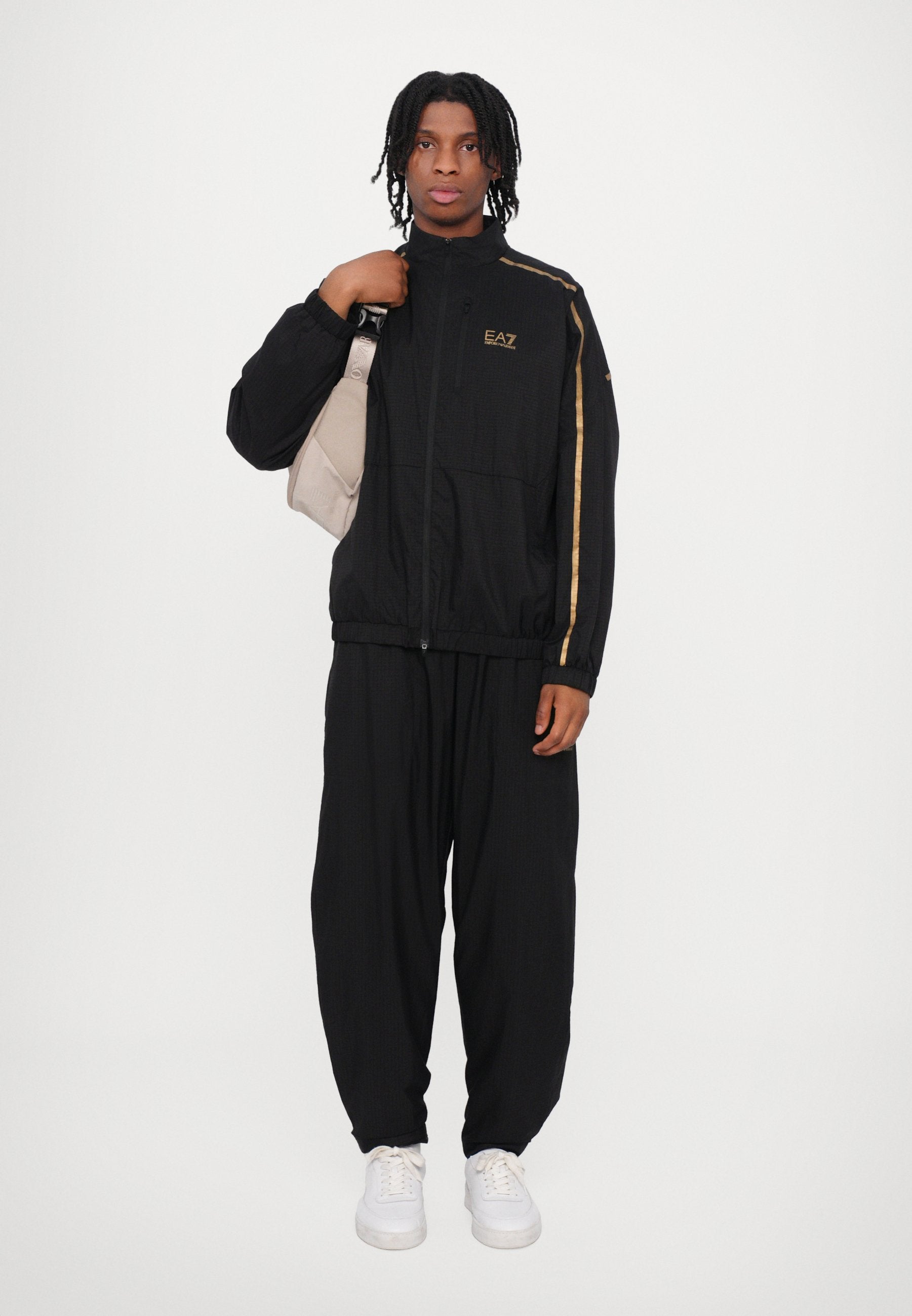 VENTUS UNISEX SET Media 2