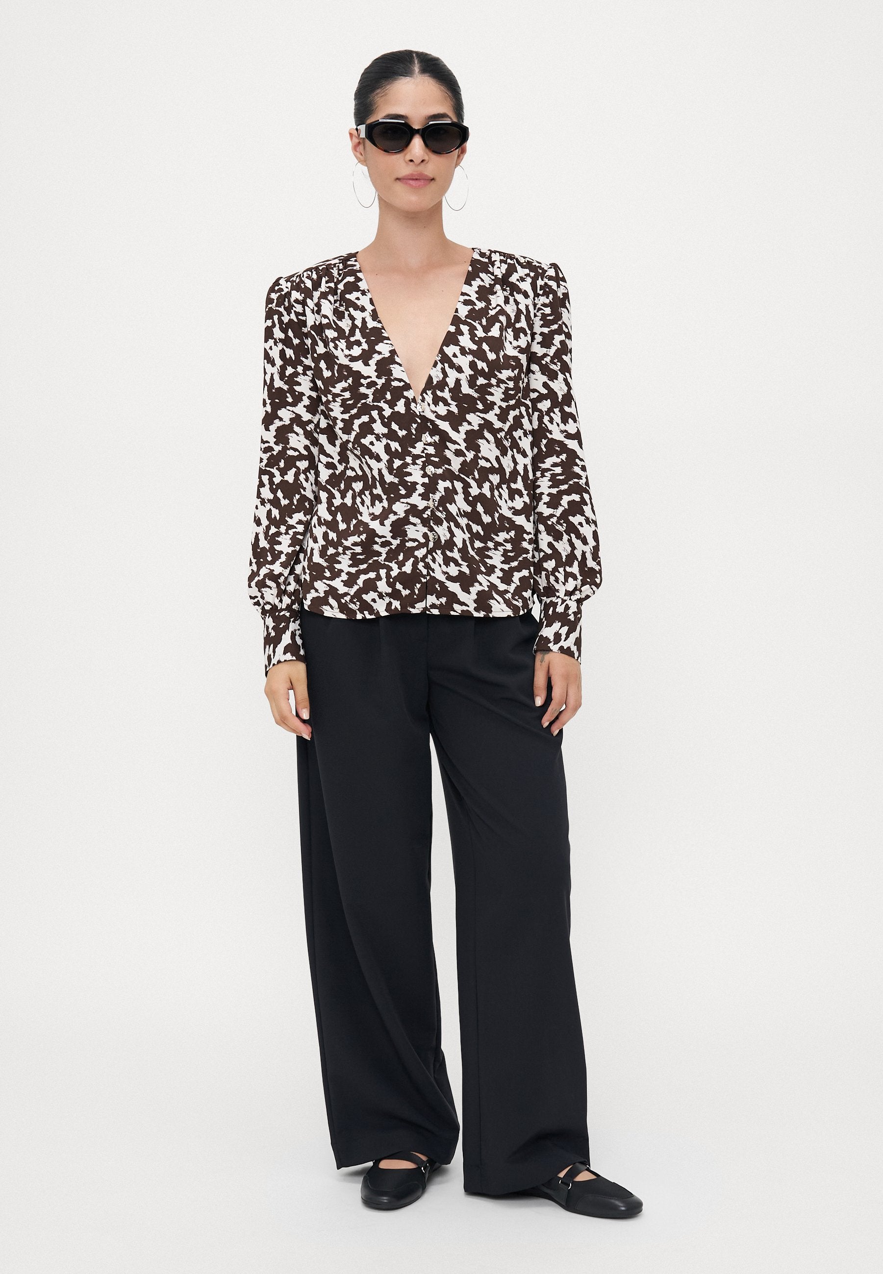 ONLCATYTHALIA LIFE V NECK  Media 2