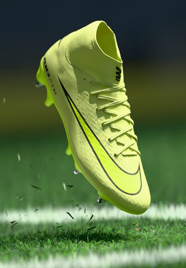 Nike Performance ZM 10 ACAD SG PRO AC - Soft-ground football boots - limelight/volt/hyper crimson