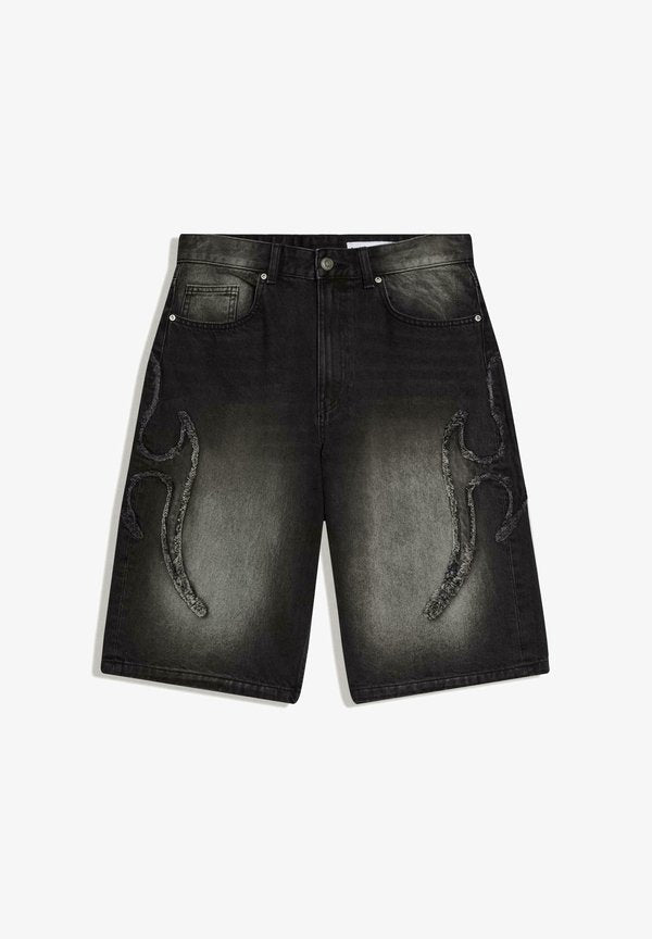 Bershka PATCH BAGGY - Denim shorts - black