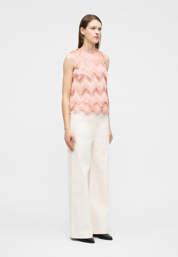 DESIGNERS REMIX LOTUS