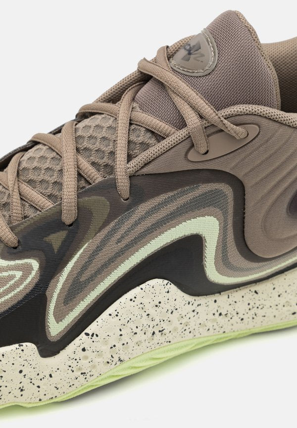 Under Armour SPAWN 6 MID