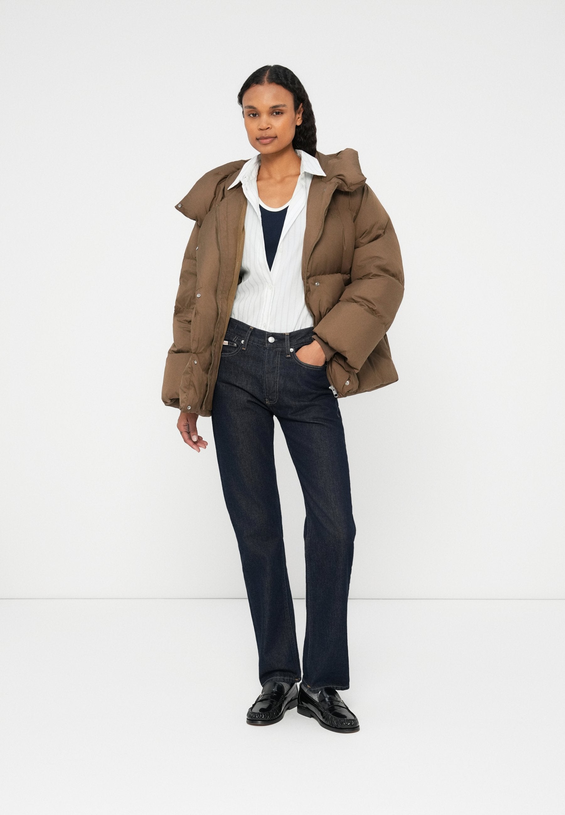 WATER REPELLENT DOWN WRAP JACKET Media 2