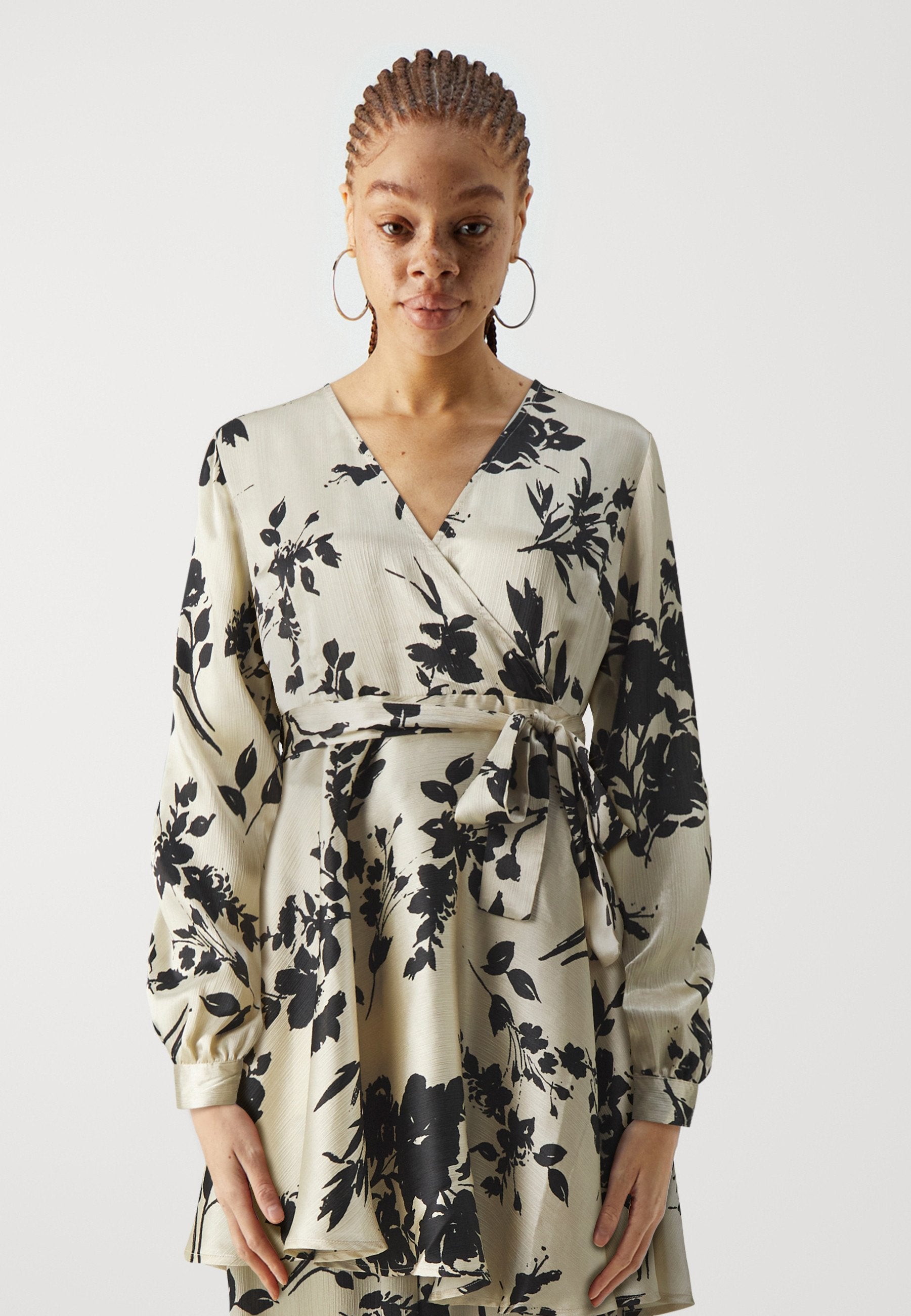 ONLSALIA WRAP DRESS Media 3