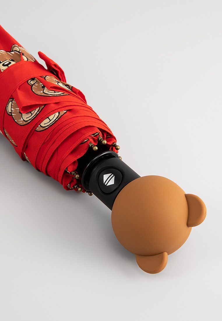 MOSCHINO