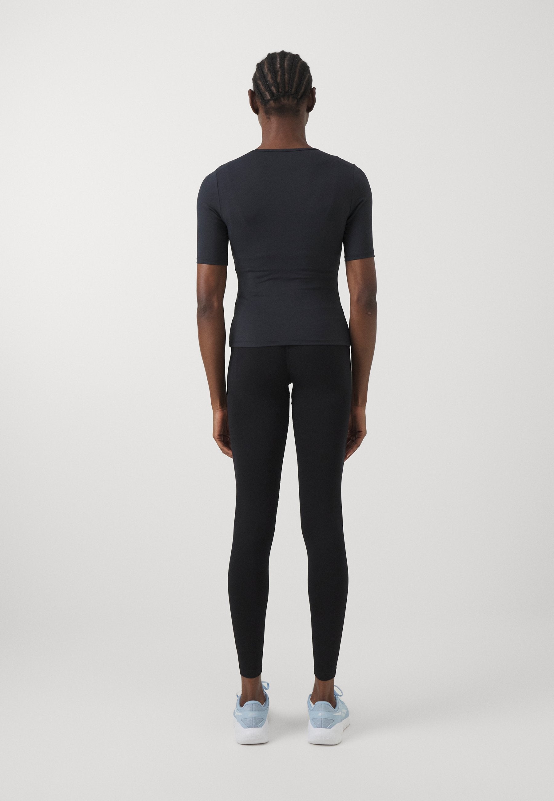 Stronger SEAMLESS CONTOUR SCRUNCH LEGGINGS