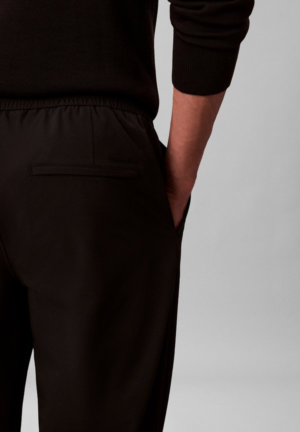Calvin Klein CLASSIC TECH DOBBY HALF ELASTIC  - COMMUTER