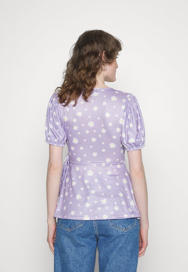 IN THE STYLE CHARLOTTE GREEDY LILAC FLORAL PUFF SLEEVE FIXED WRAP TOP