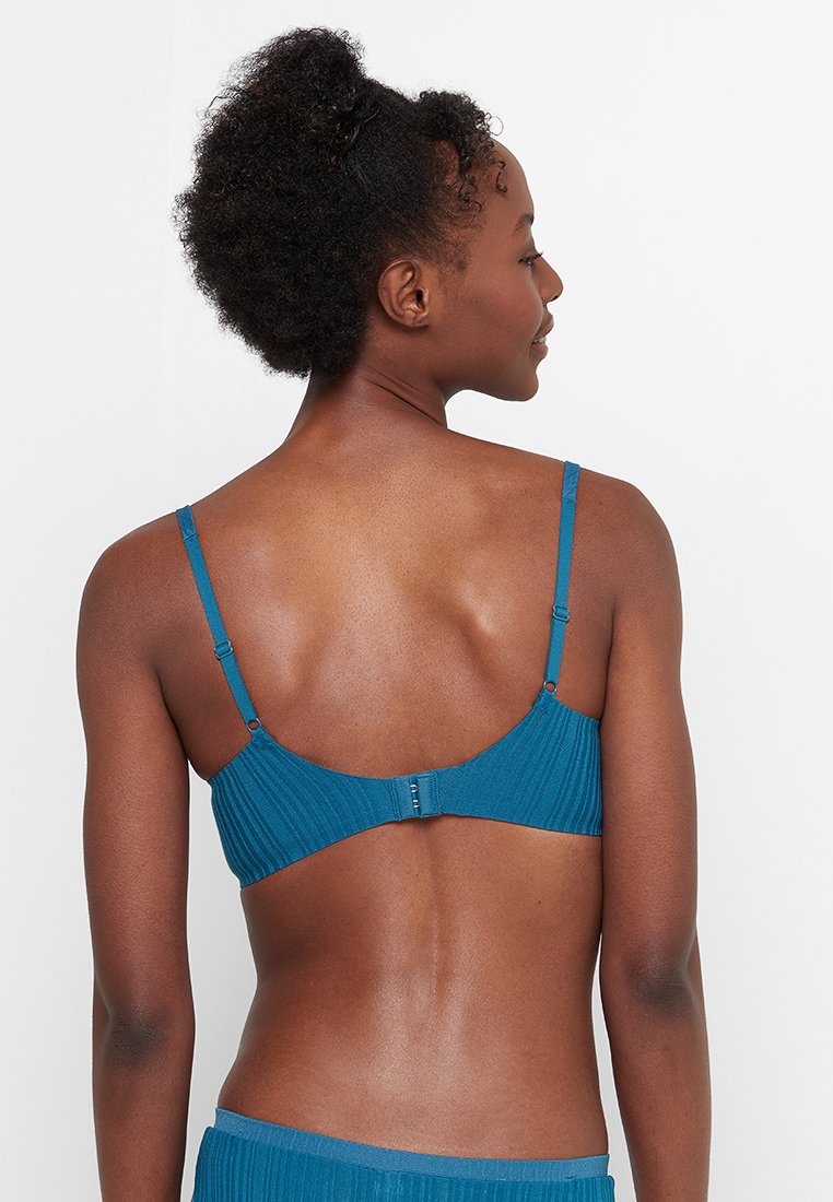 Triumph BODY MAKE-UP PATCHWORK