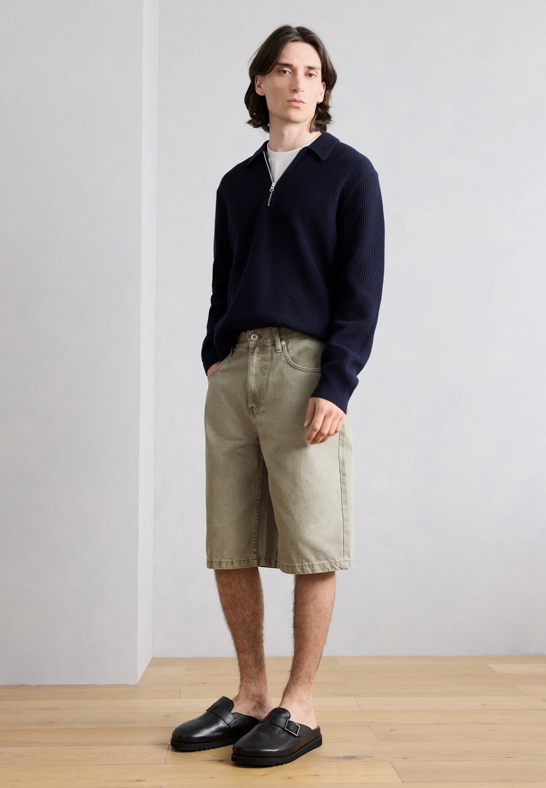 EXTRA LOOSE FIT Media 2