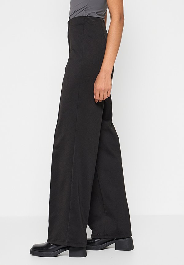 Vero Moda VMLUCCA WIDE FIT