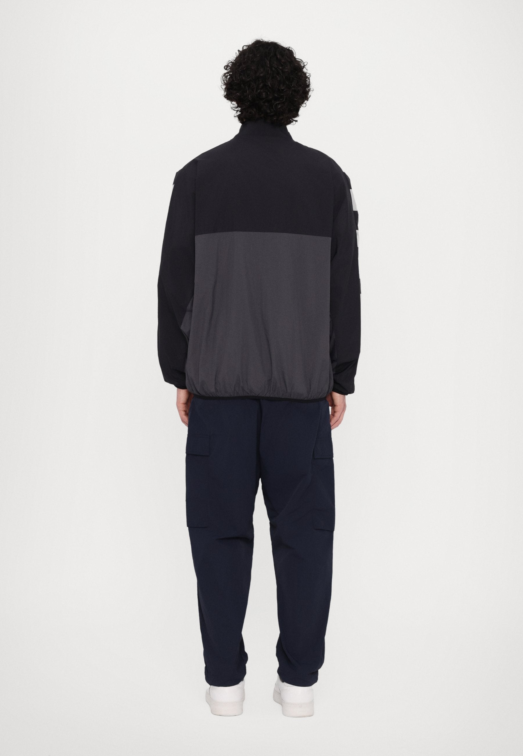 JACKET Media 4